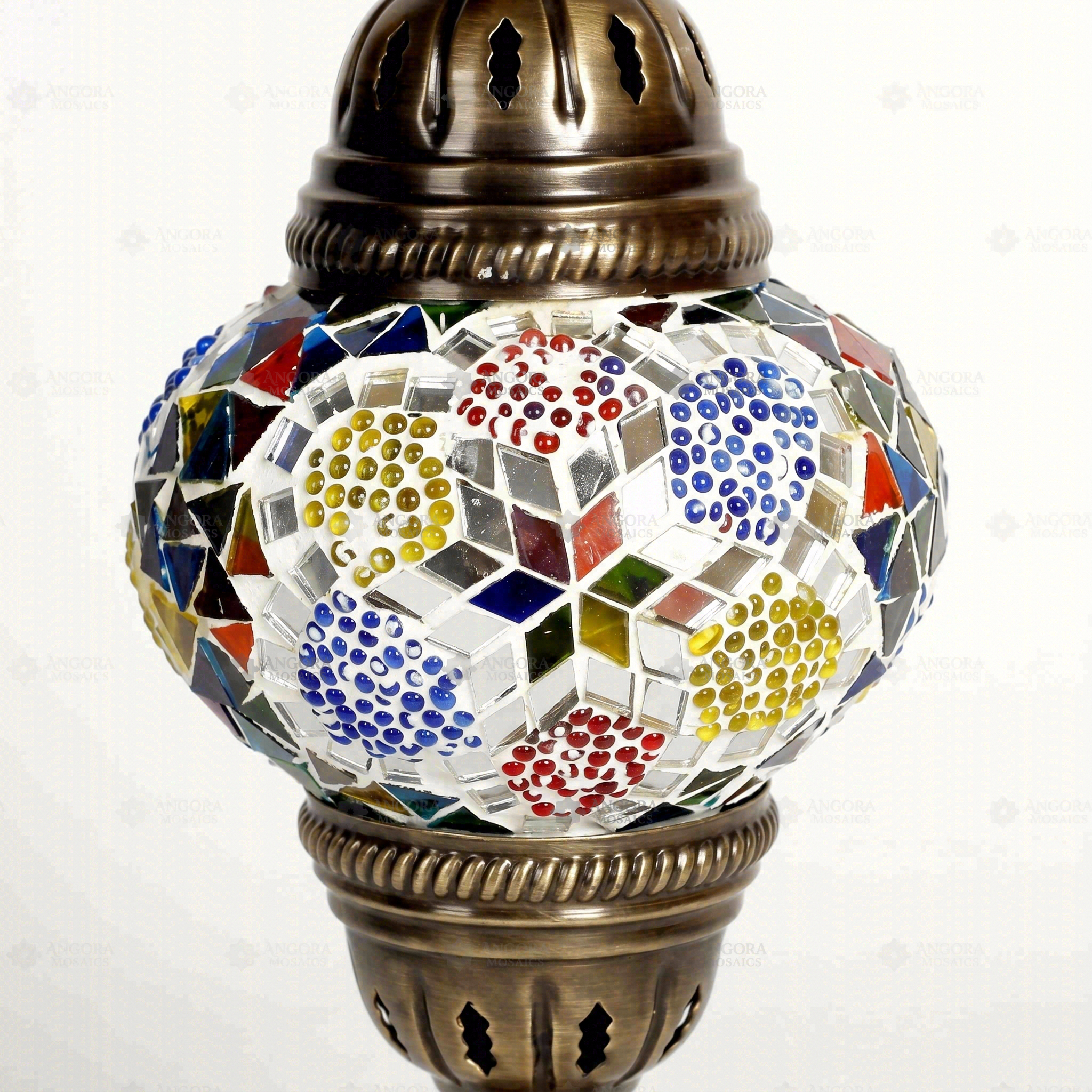 Close-up of Multicolor multicolor jewel mosaic glass globe pattern — pendant light (ENV DYN2008)