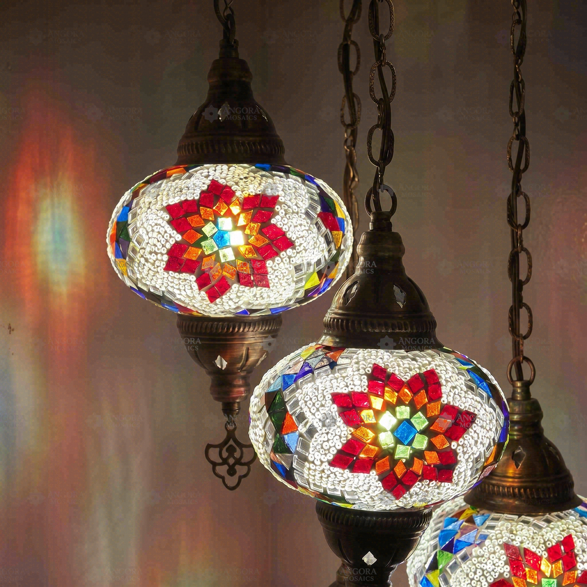 Lit close-up of mosaic glass globe — Multicolor chandelier glowing (ENV HLZ4N3 (3007))