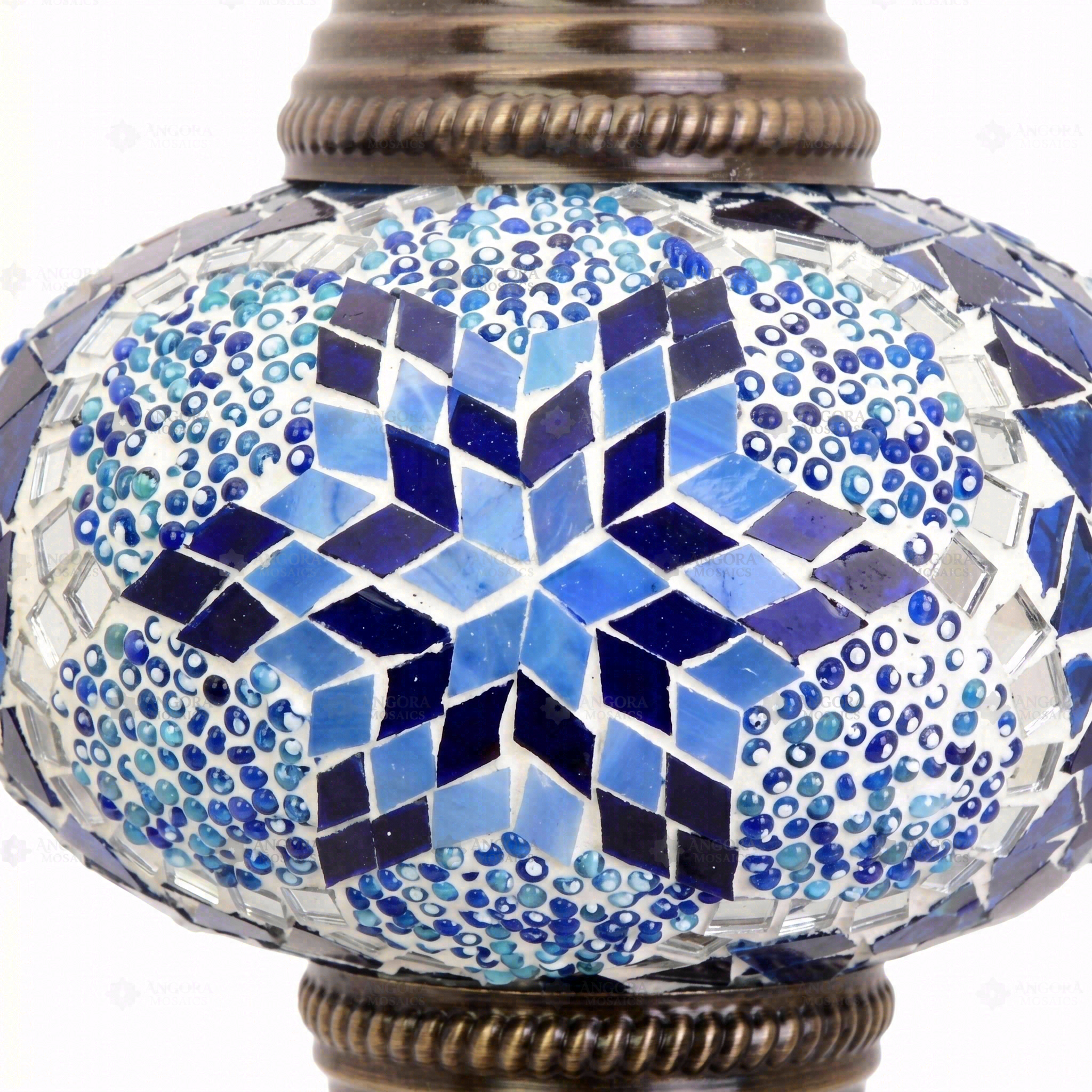 Close-up of Blue blue jewel mosaic glass globe pattern — table lamp (ENV MUN3039)