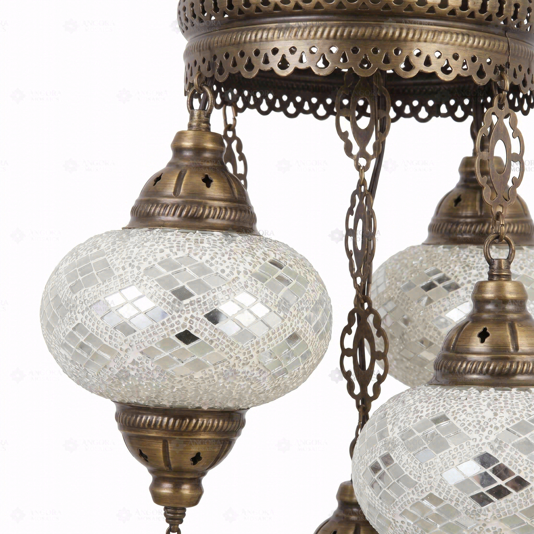 Close-up of White white glow mosaic glass globe pattern — chandelier (ENV SLT5N3 (3012))