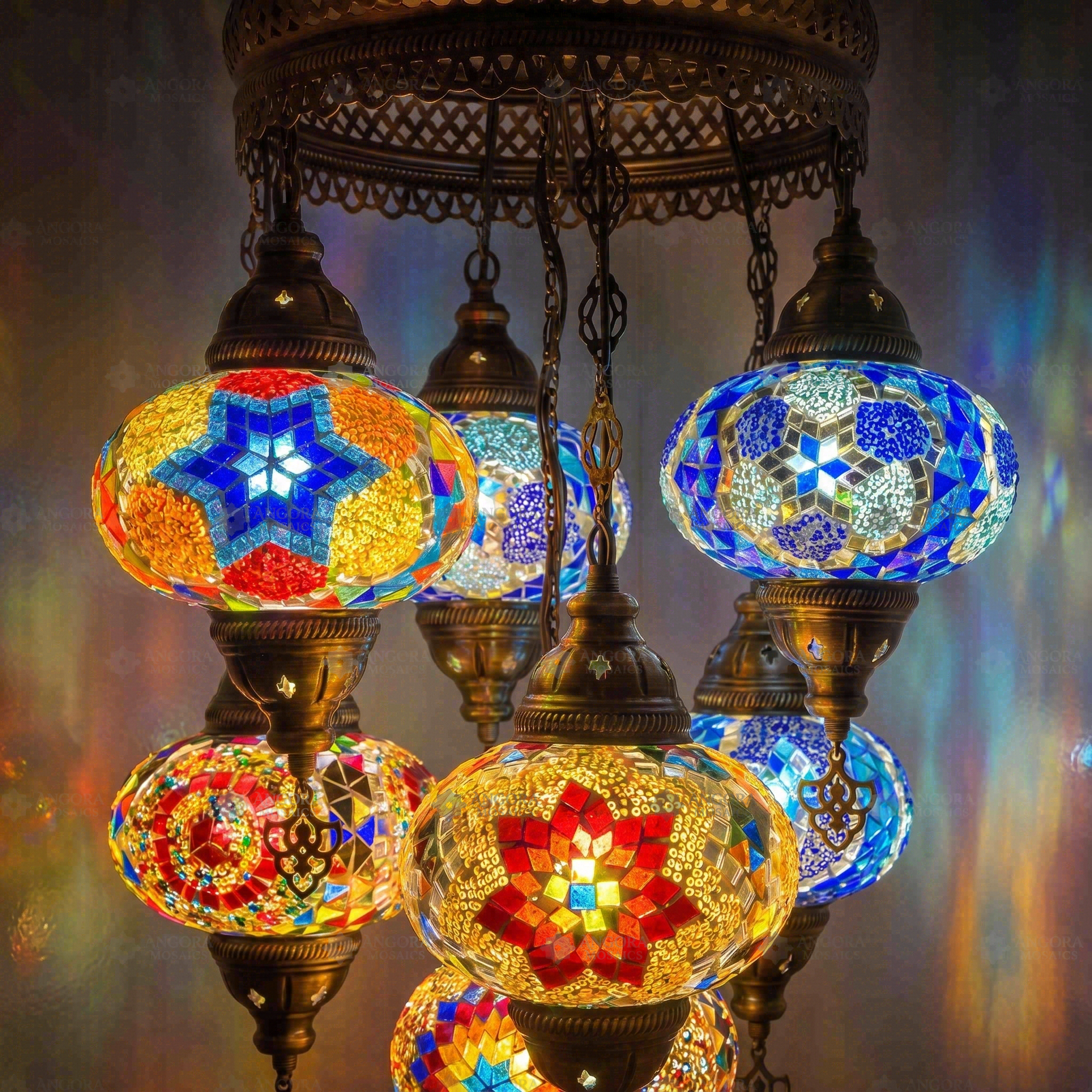 Lit close-up of mosaic glass globe — Multicolor chandelier glowing (ENV SLT7N3 (07-18-21-32-40-53-61))