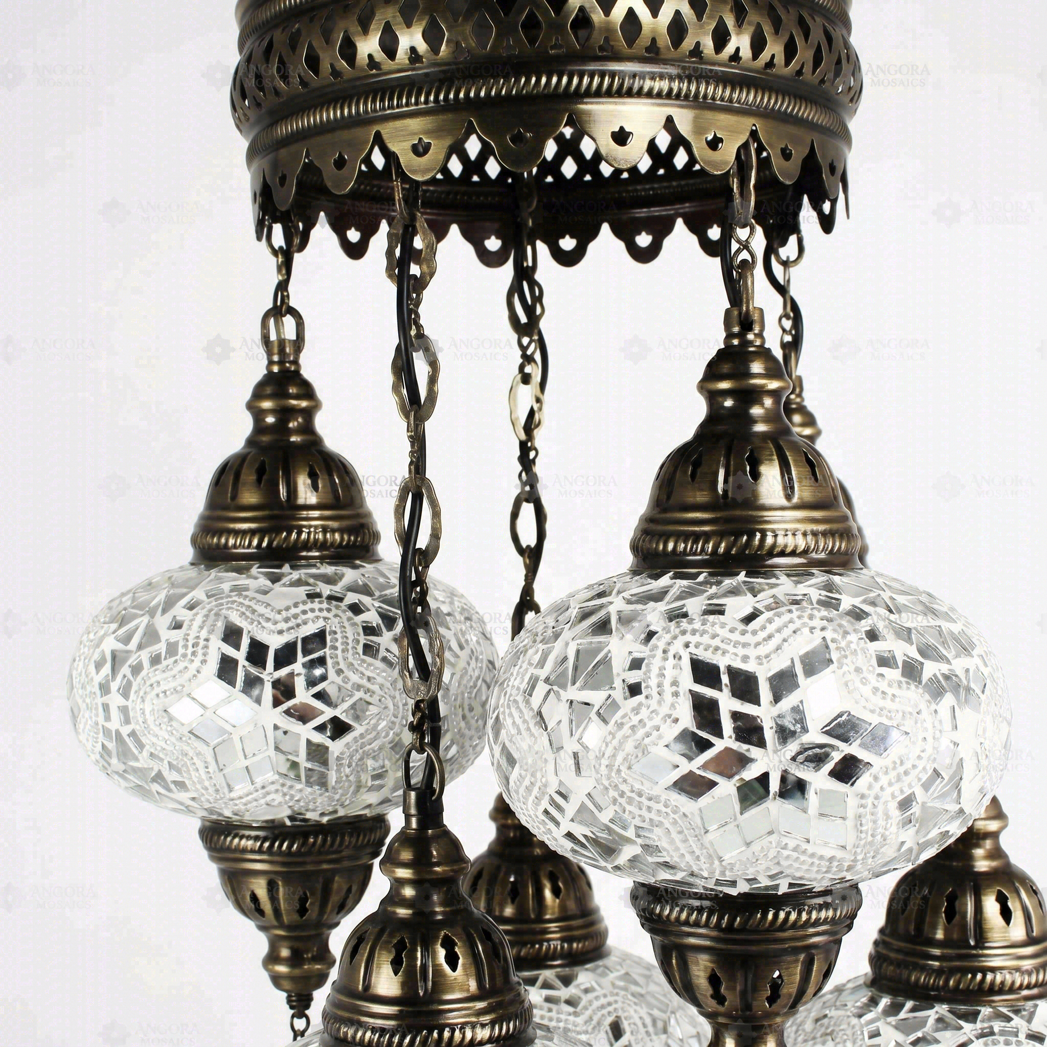 Close-up of White white glow mosaic glass globe pattern — chandelier (ENV SLT7N3 (3015))