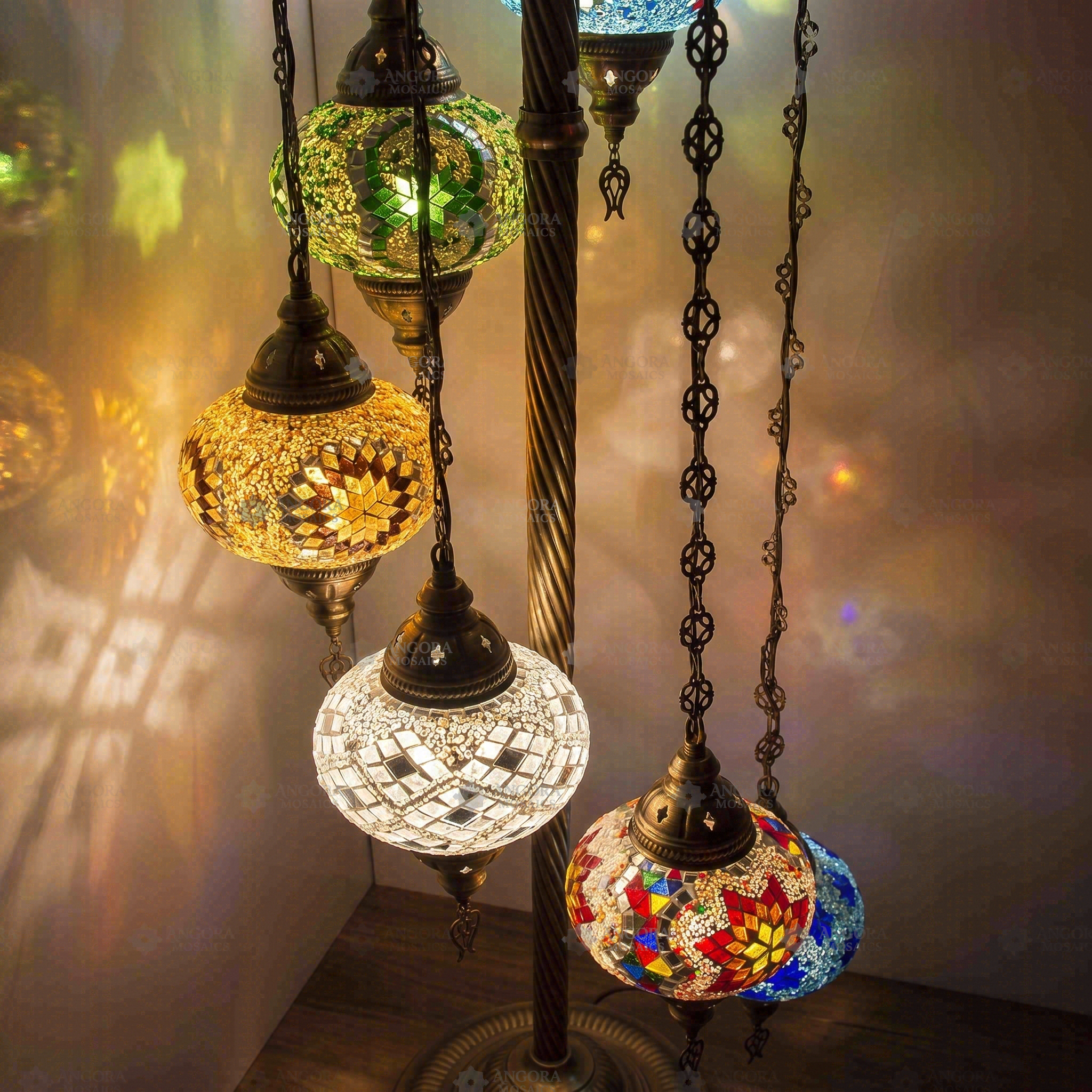 Lit close-up of mosaic glass globe — Multicolor floor lamp glowing (LMD7N3 (06-07-12-26-27-65-96))