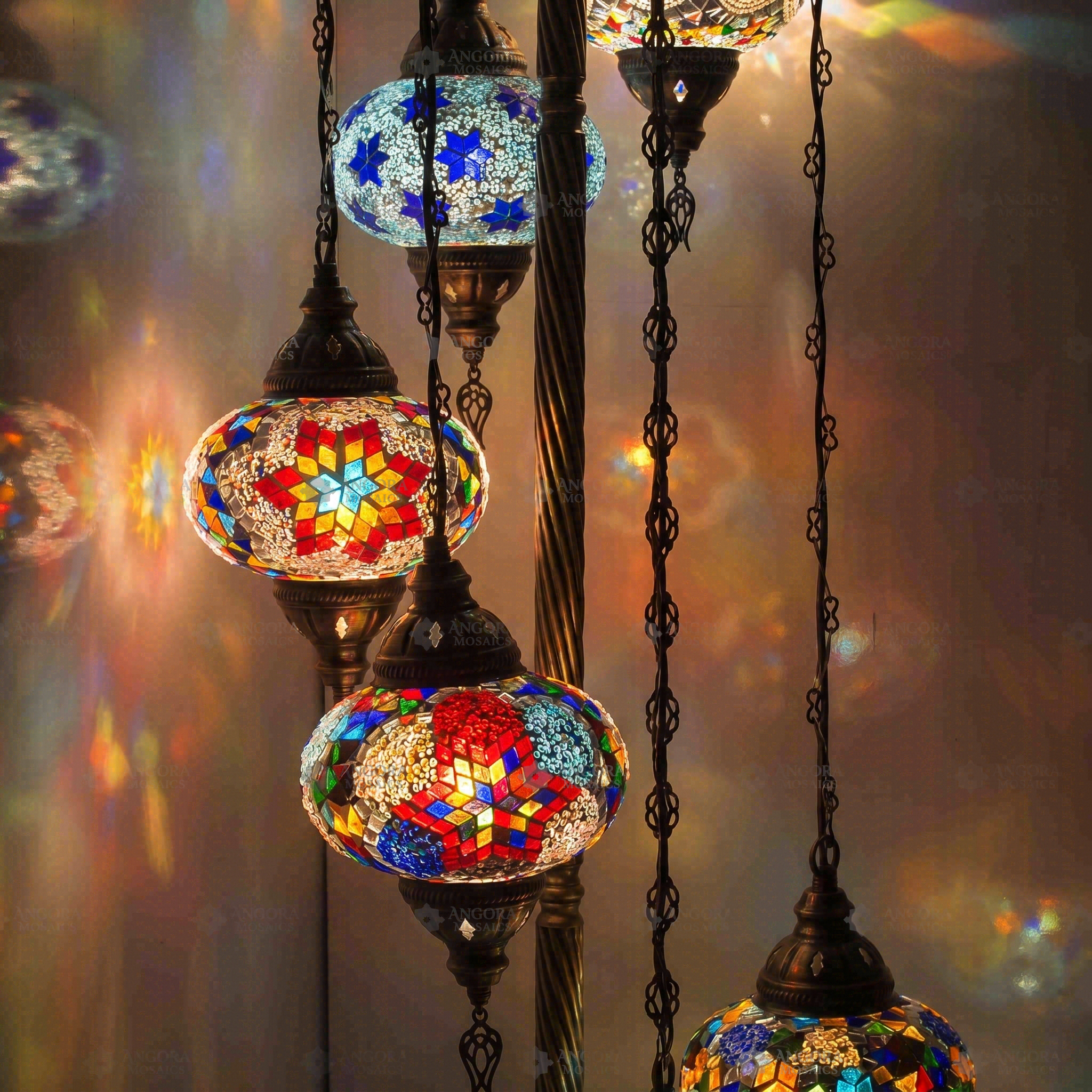 Lit close-up of mosaic glass globe — Multicolor floor lamp glowing (LMD7N3 (06-07-14-24-27-28-29))