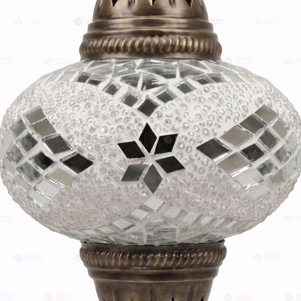 White Mirrored Pendant Lamp, close-up of the mosaic glass