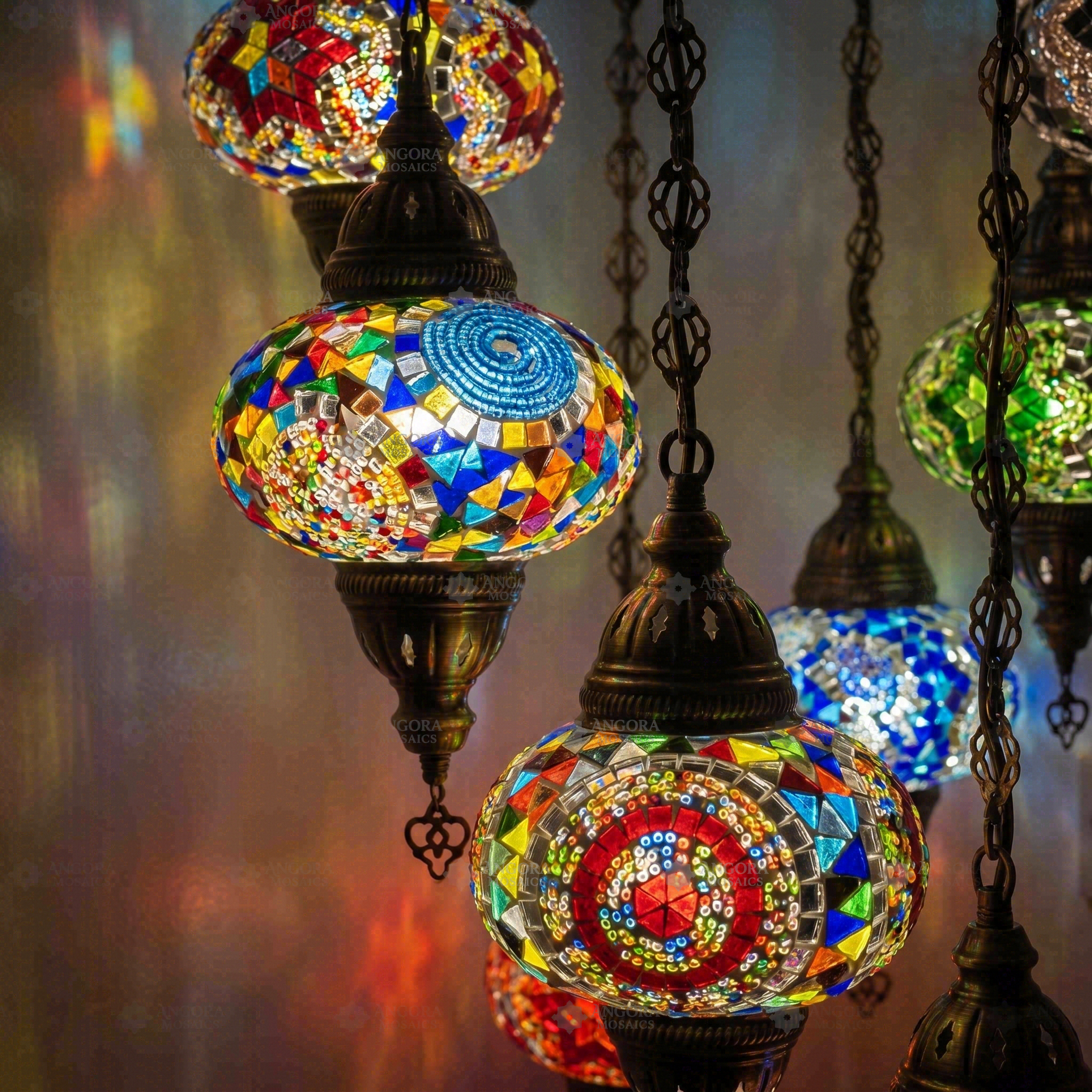 Lit close-up of mosaic glass globe — Multicolor chandelier glowing (ENV HLZ10N3 (01-03-07-11-16-17-18-19-21-34))