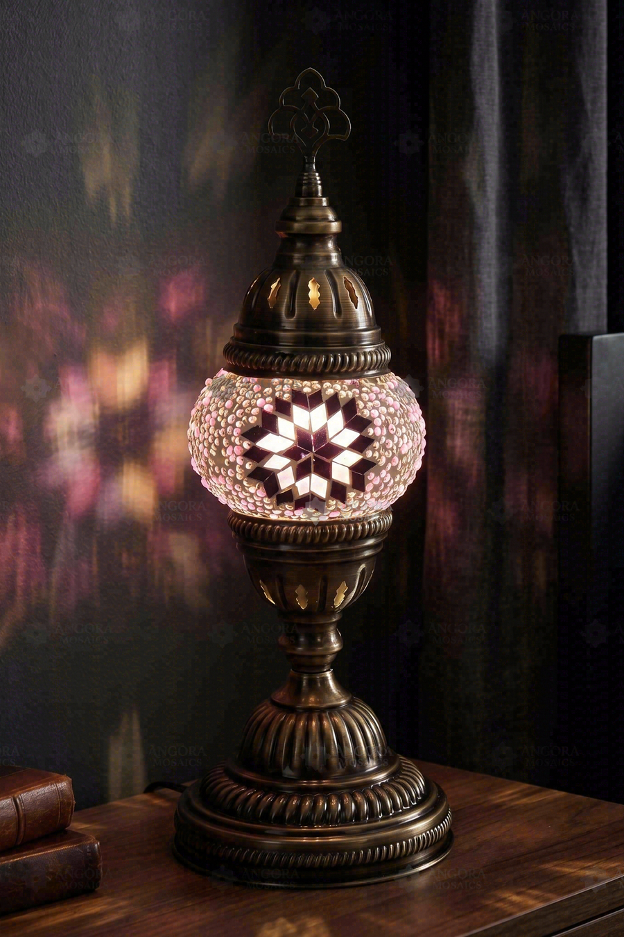 Pink Star Classic Table Lamp