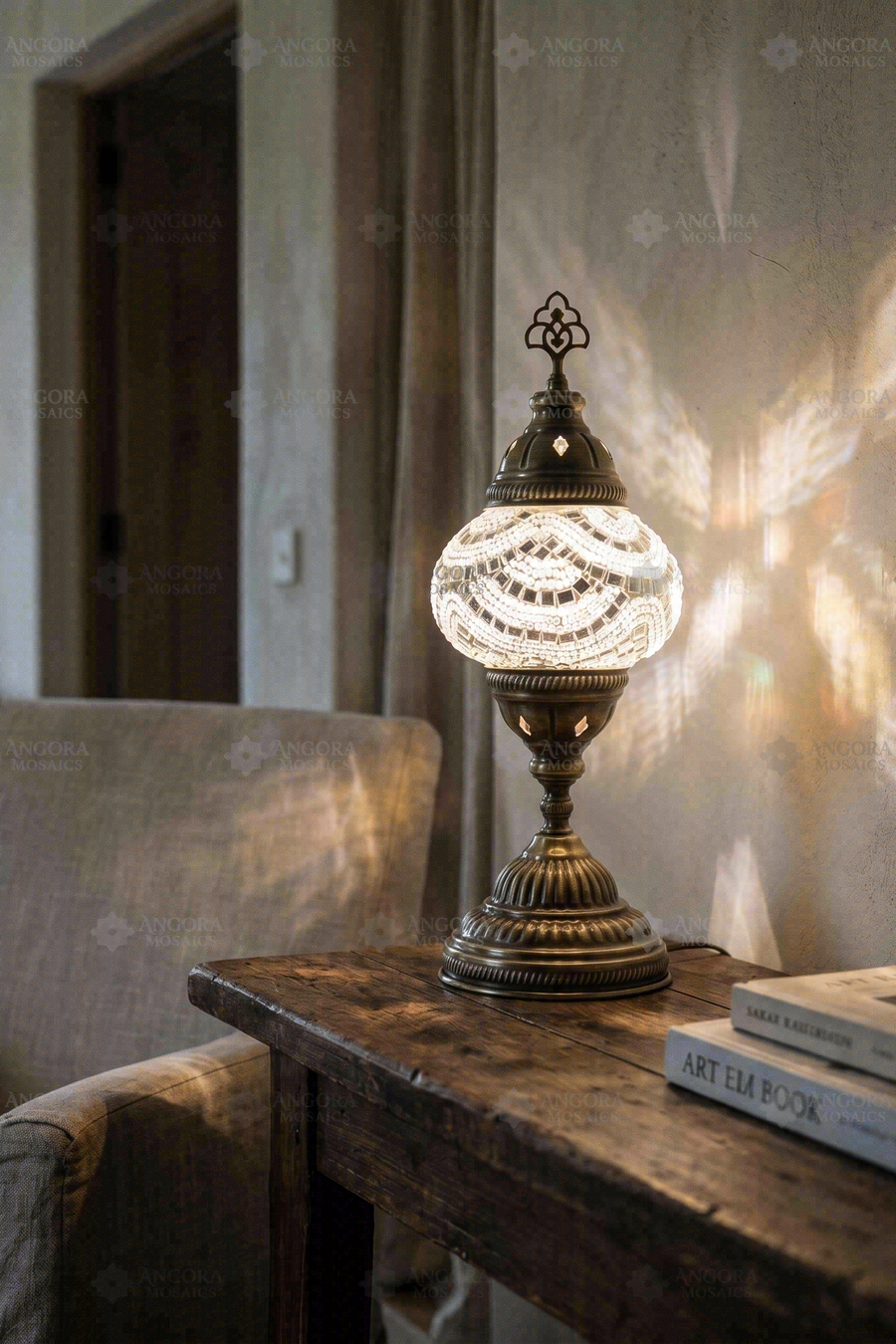 White Classic Table Lamp