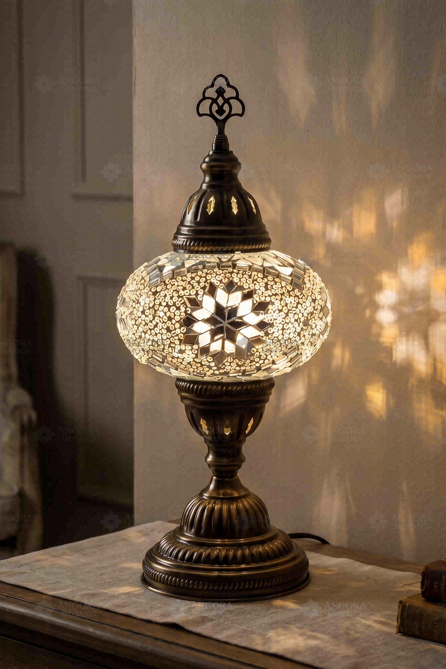 White Classic Table Lamp