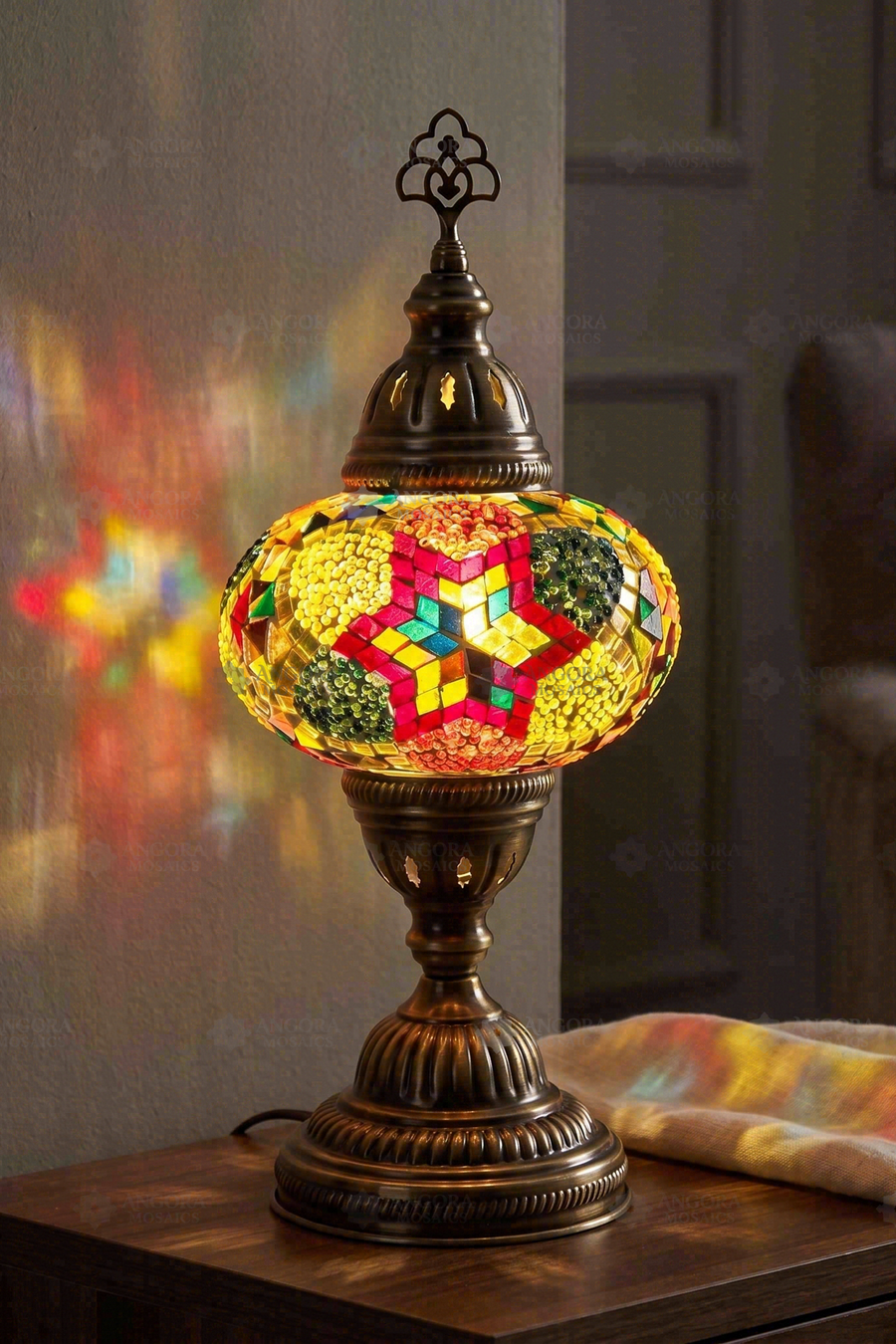 Multicolor Classic Table Lamp