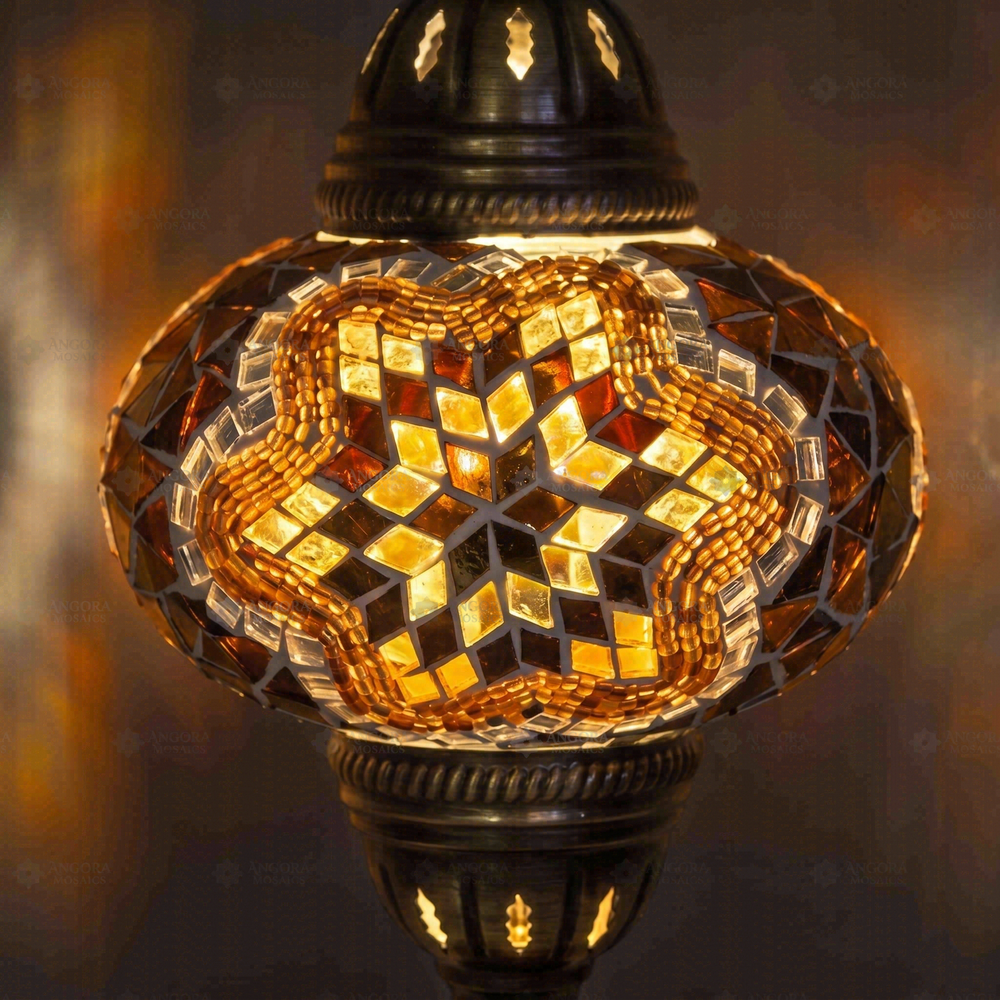 Amber Star Classic Table Lamp, close-up of the lit glass