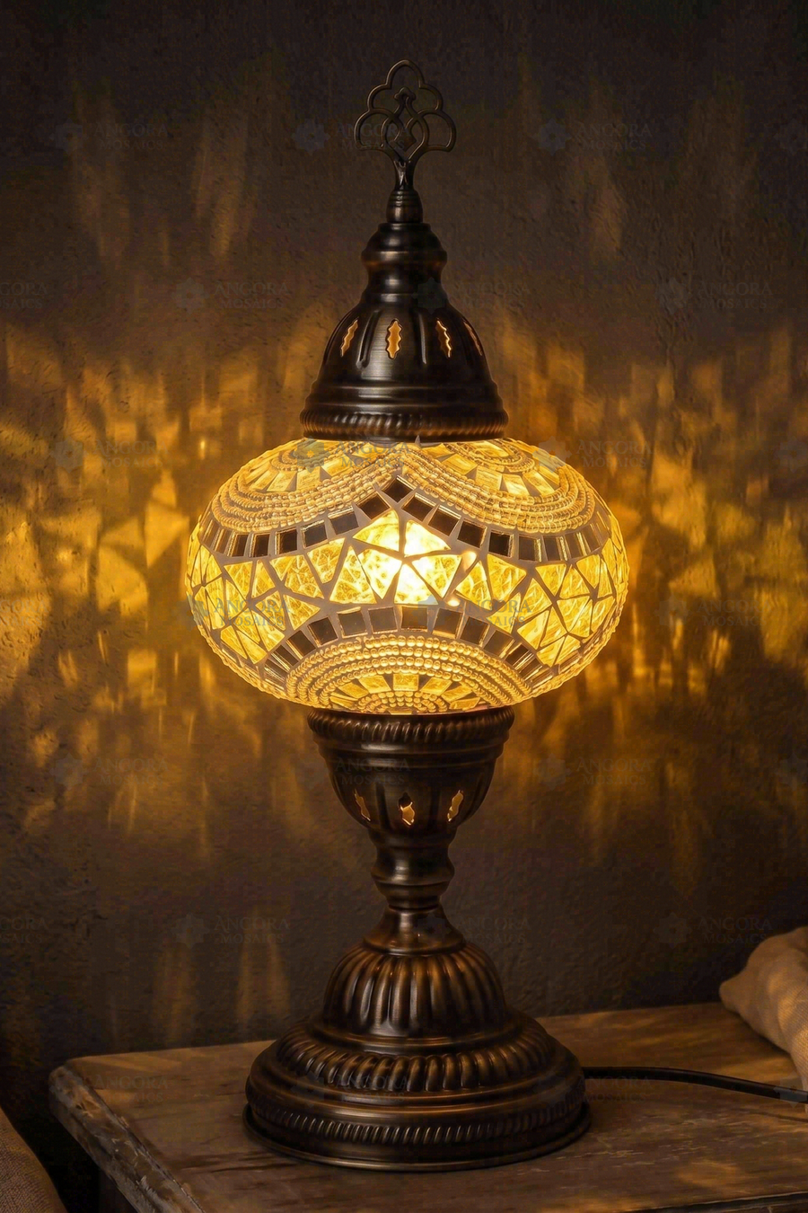 Clear Classic Table Lamp