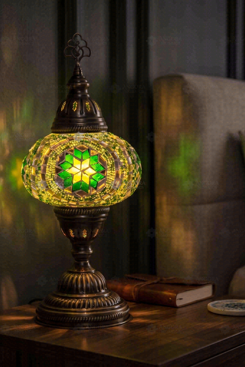 Green Star Classic Table Lamp