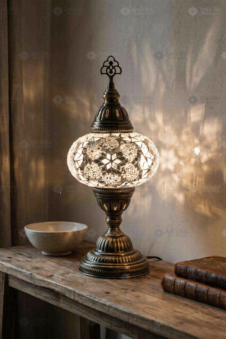 White Classic Table Lamp