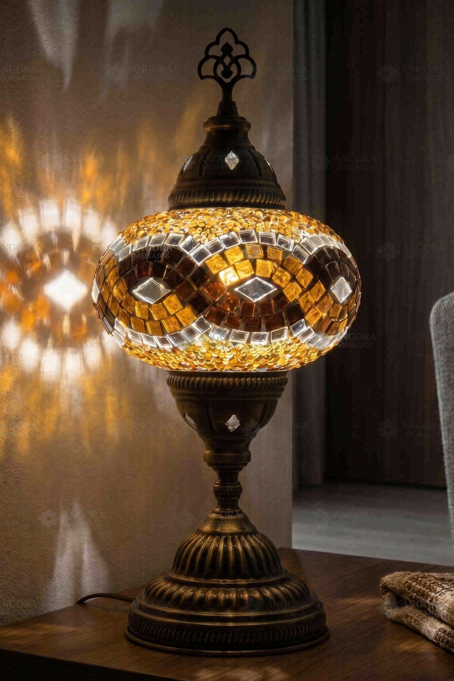 Amber Classic Table Lamp