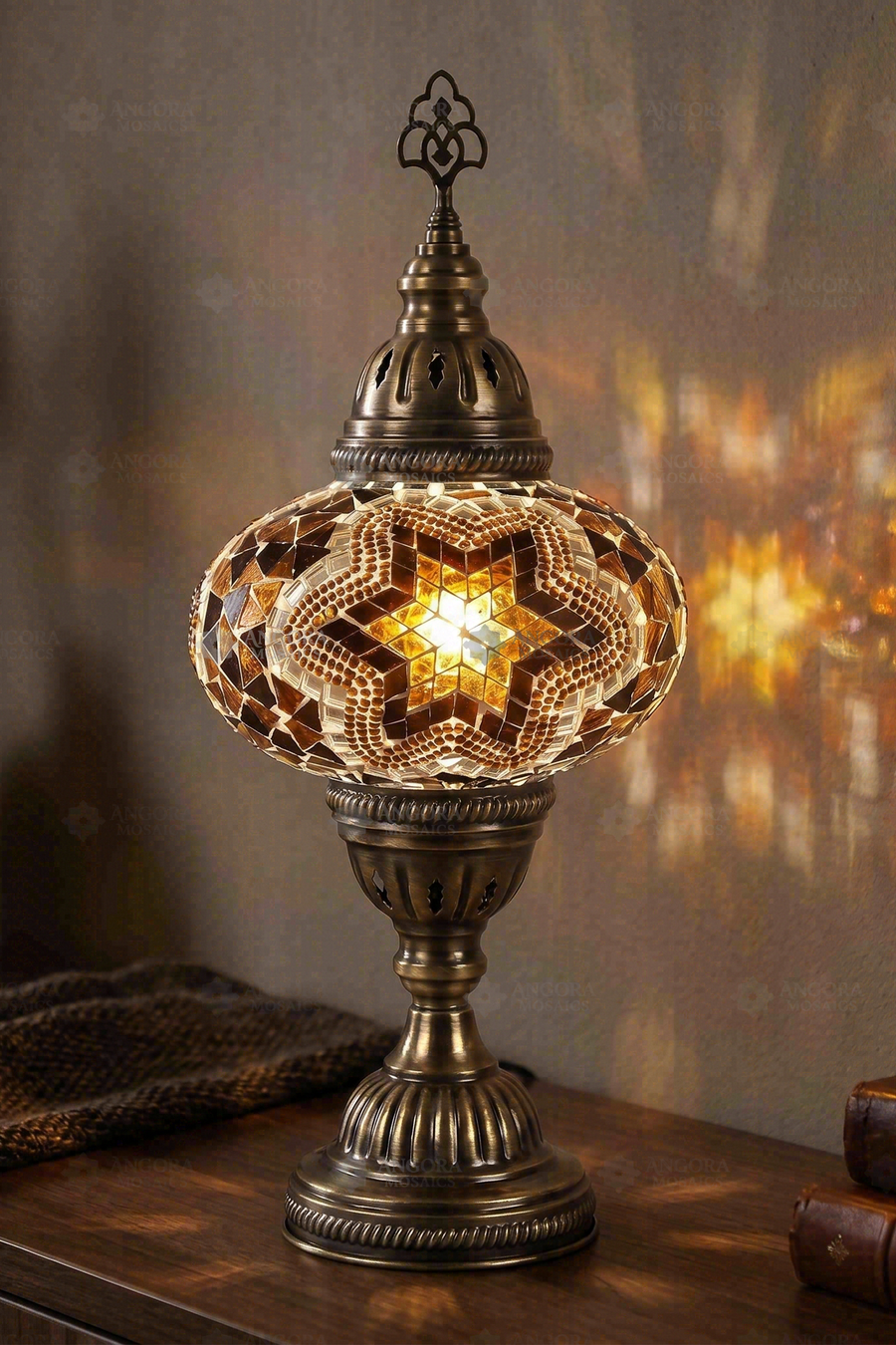 Amber Star Classic Table Lamp