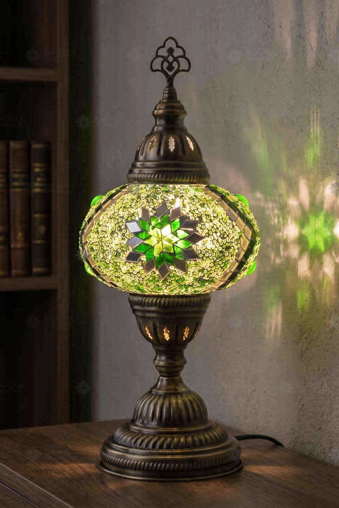Green Star Classic Table Lamp