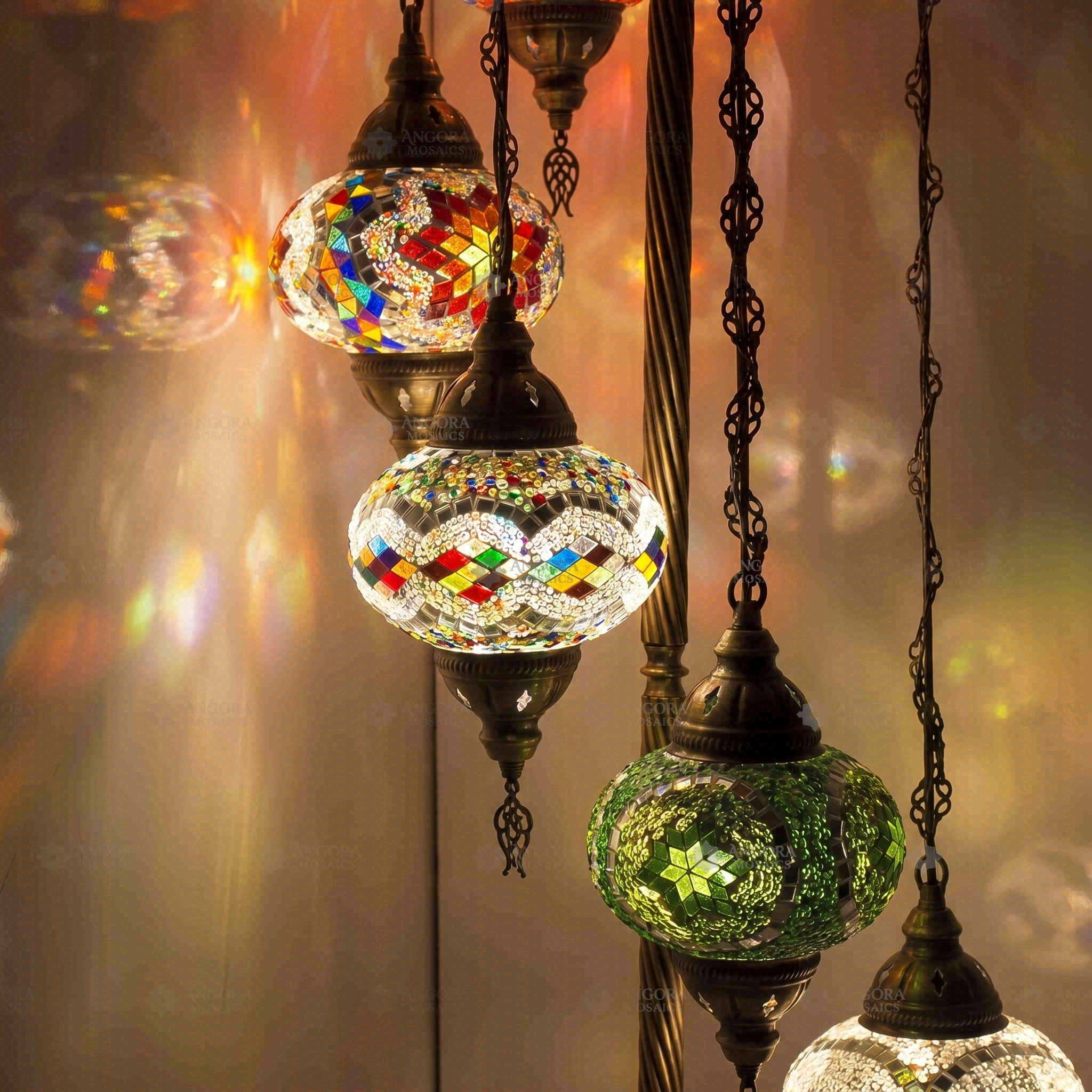 Lit close-up of mosaic glass globe — Multicolor floor lamp glowing (LMD7N3 (04-07-14-24-50-96-98))