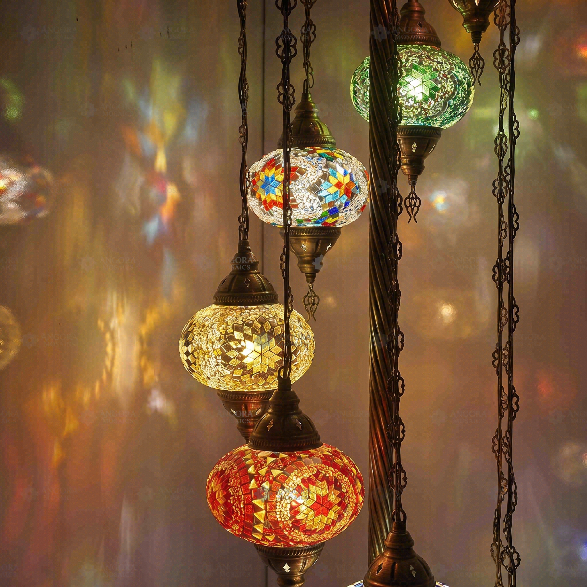 Lit close-up of mosaic glass globe — Multicolor floor lamp glowing (LMD7N3 (07-07-26-27-50-65-97))